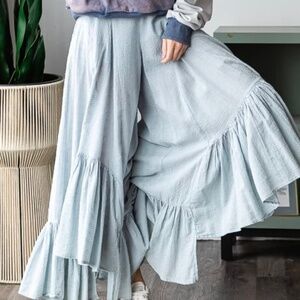 🌟SALE 143 NWOT Oli & Hali Ruffle Pants